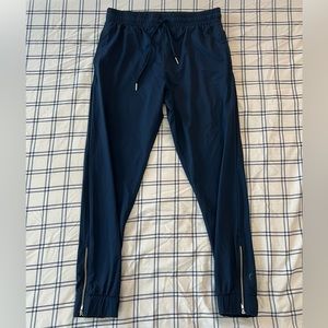 Zyia lightweight navy jogger size small